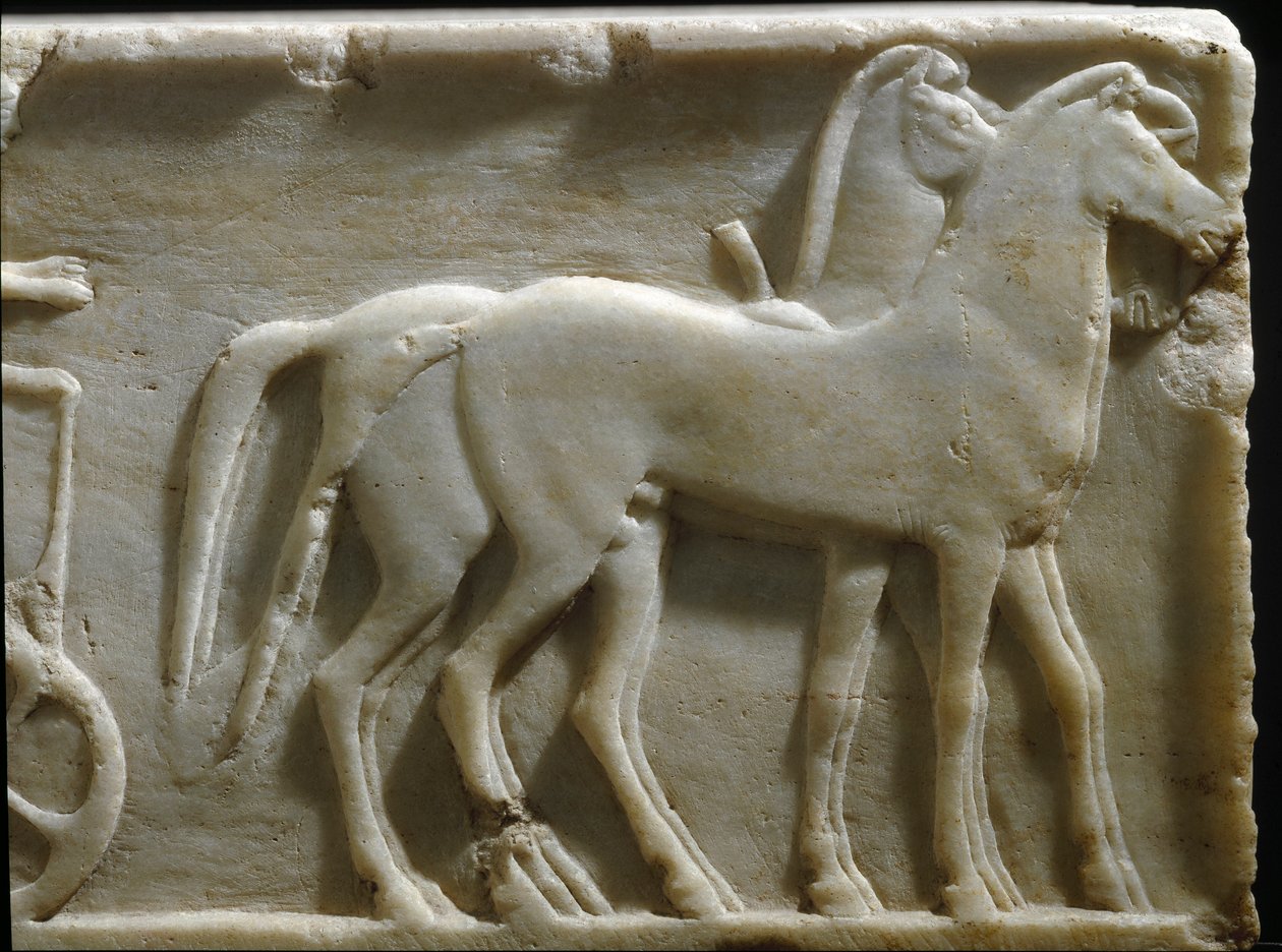Arte grega: "cavalos de um quadrige" Detalhe da base de um kouros (estátua de um homem jovem). Relevo em mármore. 490 AC. Ateneu, Museu Nacional de Arqueologia. de Greek