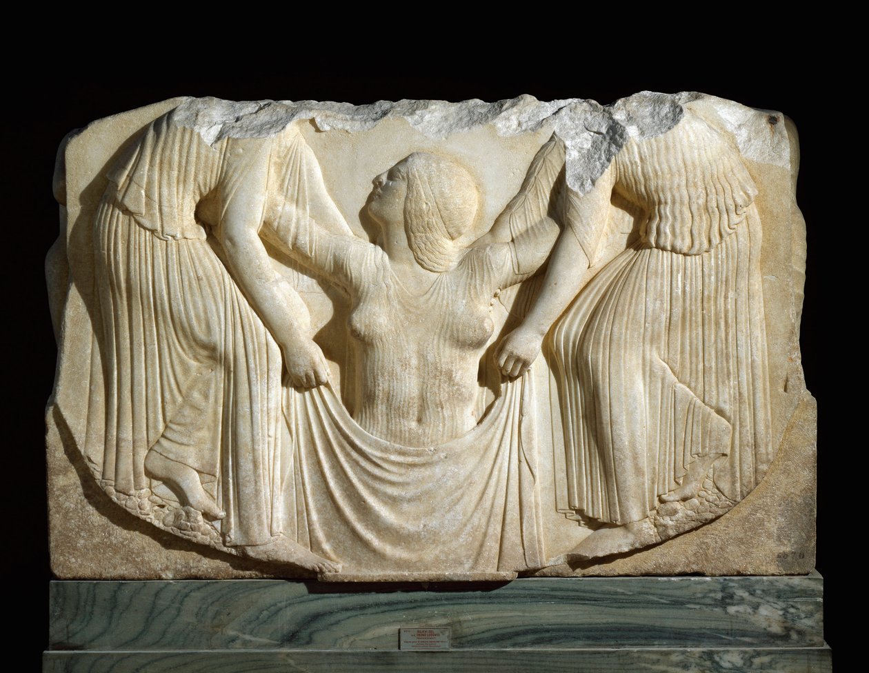 Arte grega: "o nascimento de Vénus saindo das ondas apoiadas pelas Horas" Alívio do trono Ludovisi, de Locri. 460-450 AC - Museo Nazionale Romano (Palazzo Altemps) - Magna Graecia (Grande Grécia): Trono de Ludovisi; o nascimento de Afrodite - Marb de Greek