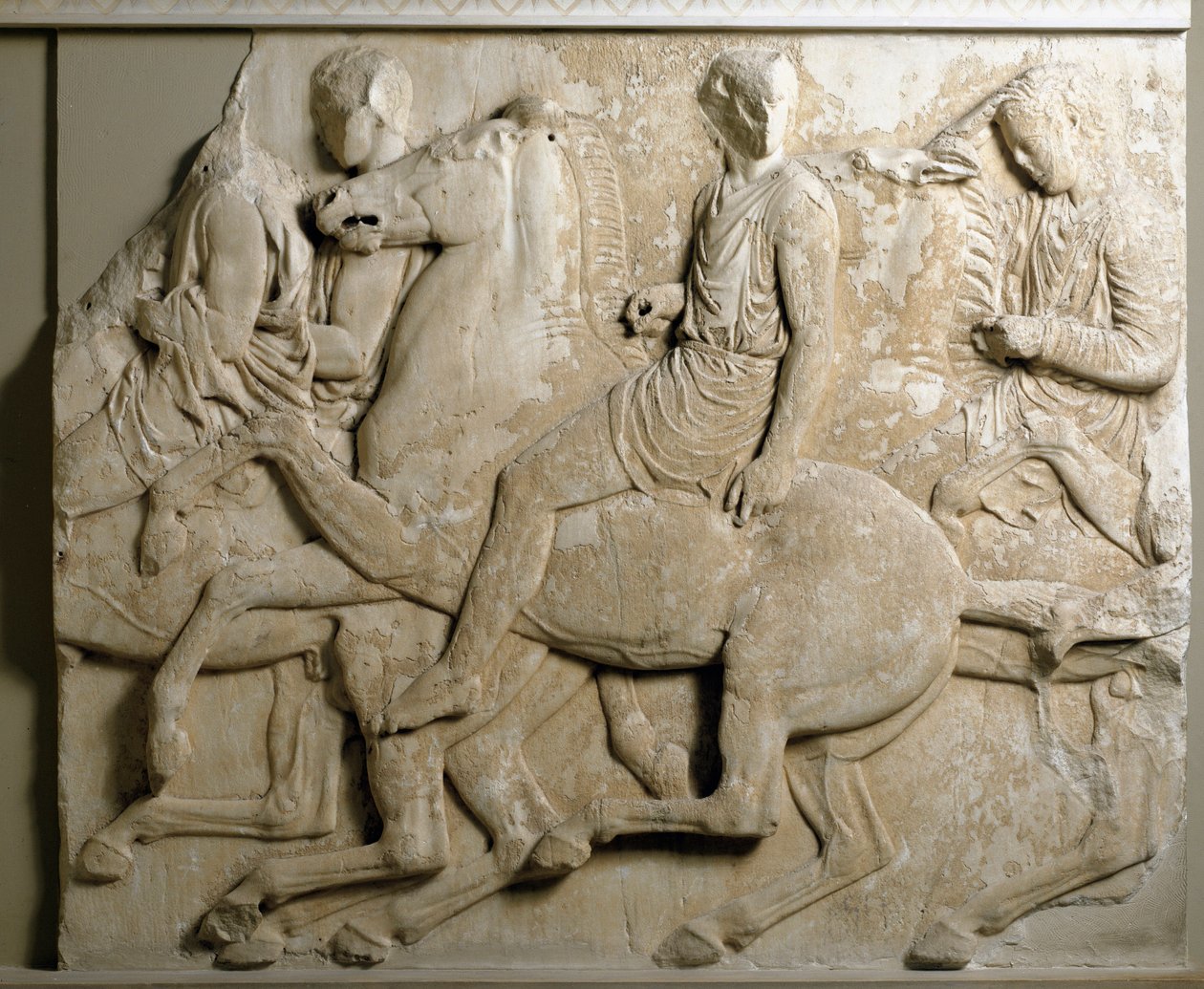 Arte grega: "cavaleiros galopantes" friso parthenon. Meias de mármore em relevo. 447-432 AC. Athenes, Museu da Acrópole de Greek