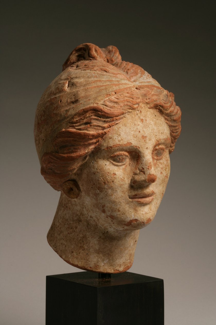 Cabeça de mulher, período helenístico, século III aC (terracota policroma) (ver também 270386) de Greek