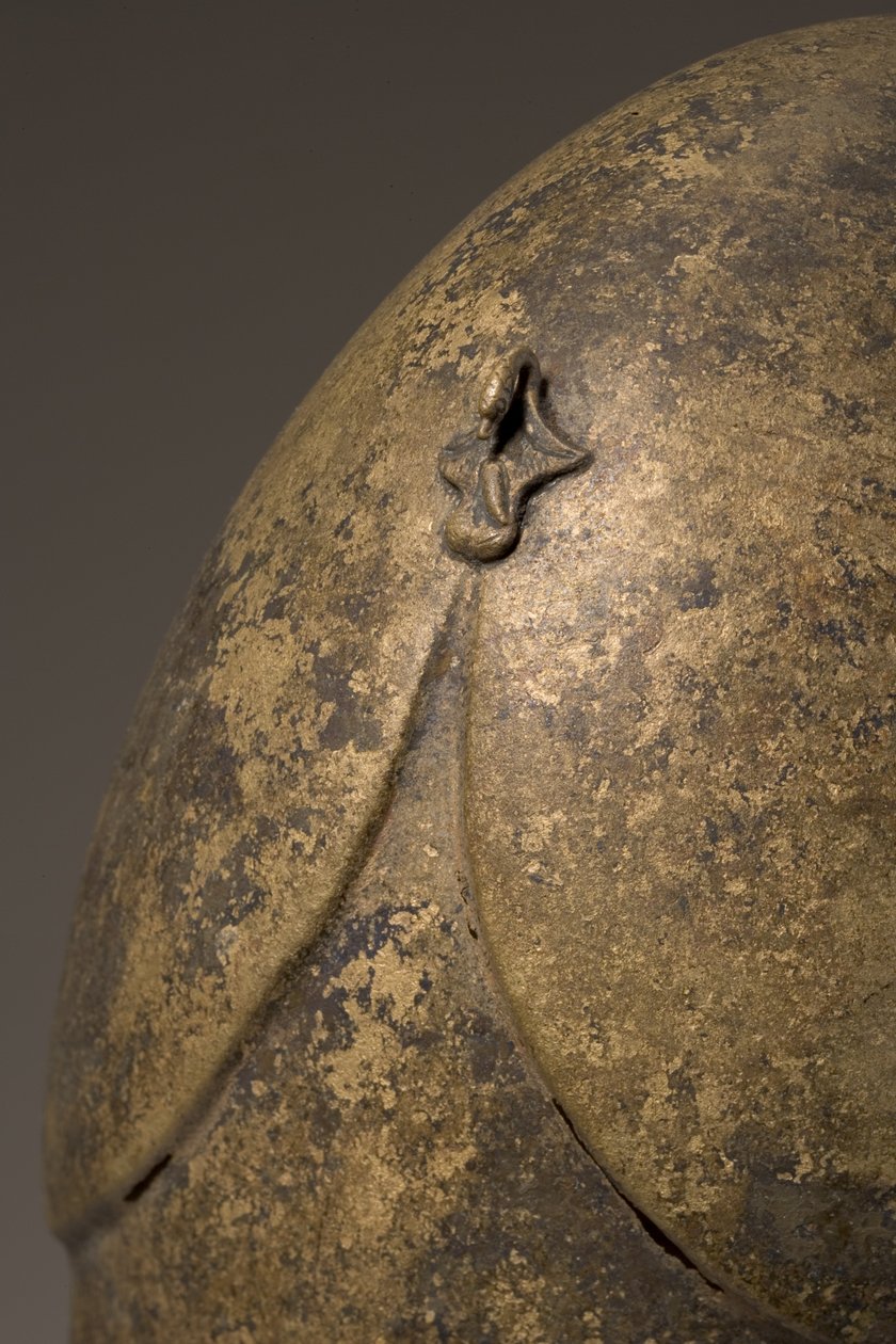 Capacete com applique fálico, Chalcidian, detalhe de bronze do século V-IV aC de 249035 de Greek