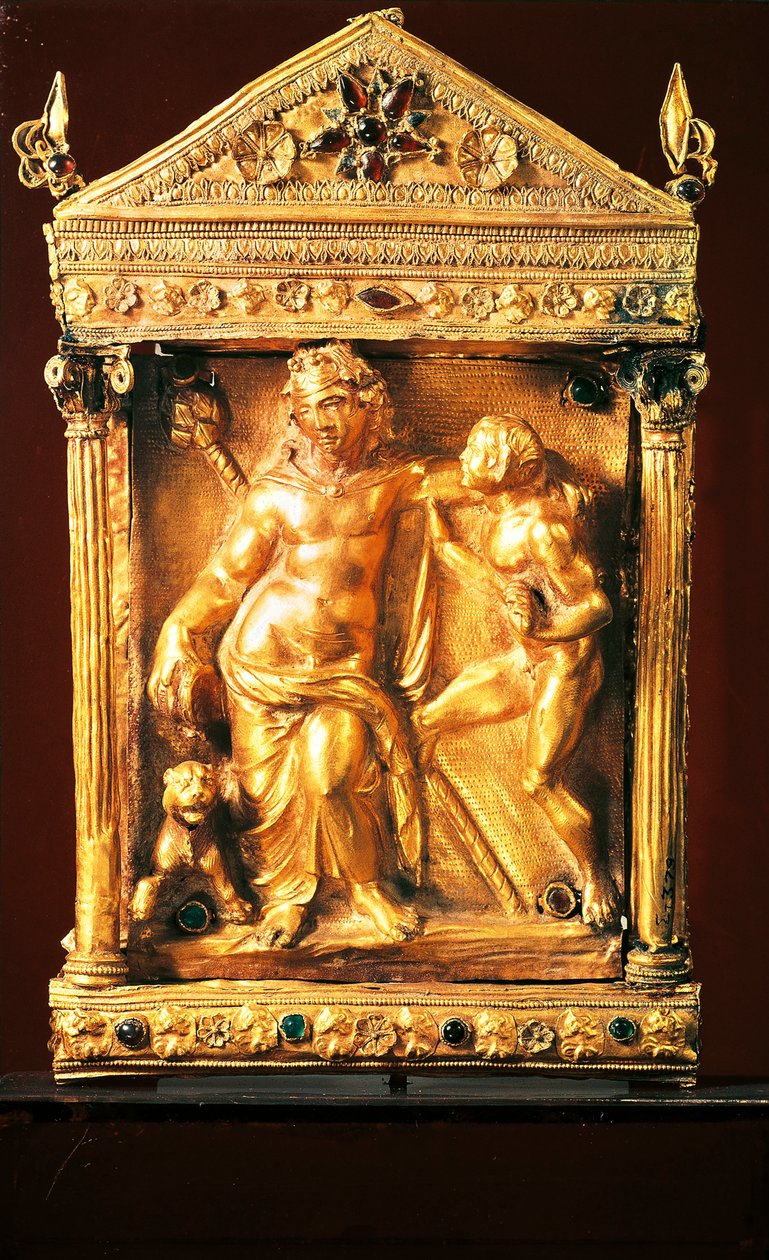 Naiskos com Dionísio inebriado e sátiro, pequeno templo de estilo helenístico com granadas e esmeraldas da Tessália, século II a.C. (ouro) de Greek