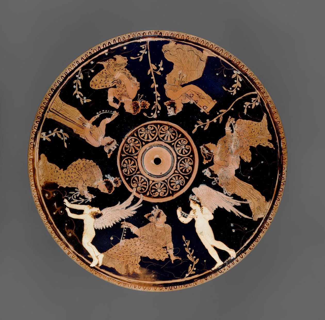 Sótão Pyxis de figura vermelha, detalhe de tampa decorado com mulheres segurando fichas de amor e colares, perto do Pintor de Medídias (cerâmica) de Greek School