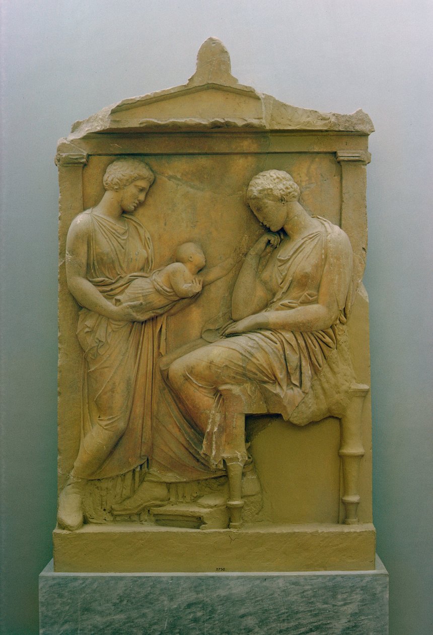 Estela funerária representando uma empregada segurando um bebê para uma mulher sentada (mármore) de Greek School