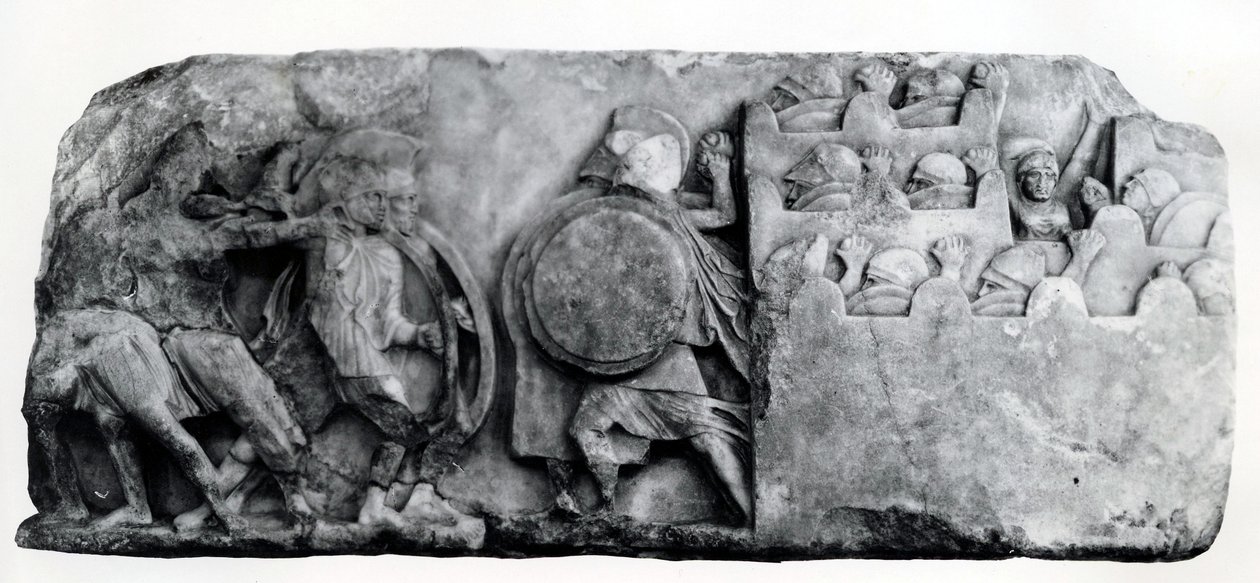 Seção do Friso do Monumento a Nereida em Xanthus, por volta do século IV aC (relevo) de Greek School
