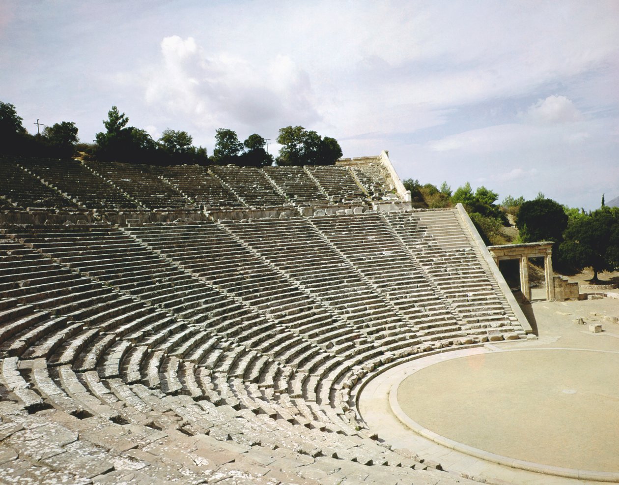 Vista do teatro, c.360 aC de Greek School