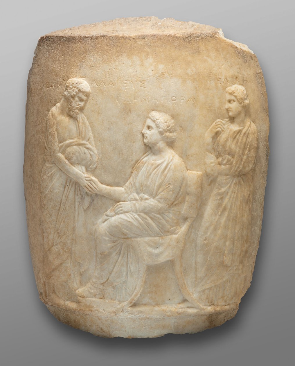 Fragmento de um Lekythos funerário (Monumento em forma de vaso de óleo), 400-301 a.C. (mármore) de Greek School