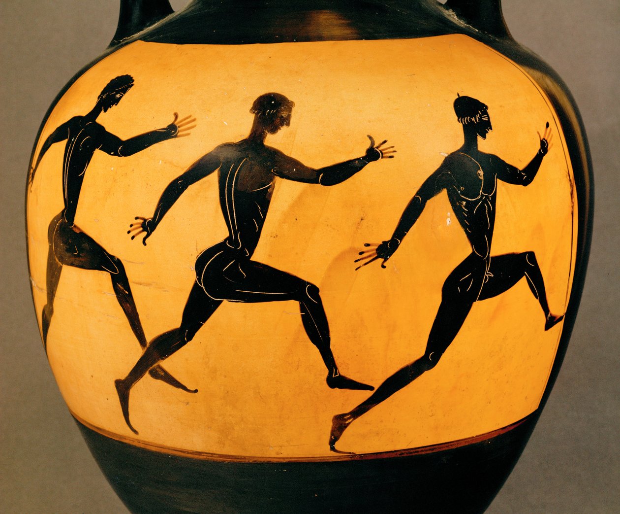 Três participantes numa corrida a pé nos Jogos Panatenaicos, século VI a.C. (cerâmica) de Greek School