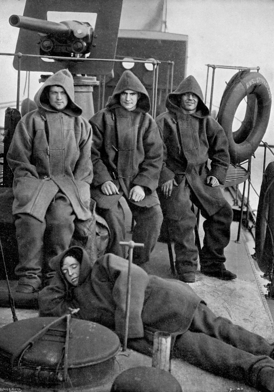 Bluejackets do destróier de barco de torpedo HMS Sturgeon, 1896 de Gregory and Co
