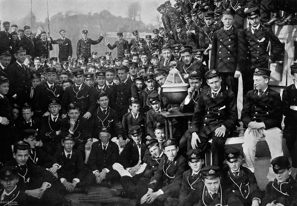 Cadetes navais a bordo do HMS Britannia, Dartmouth, Devon, 1895 1896 de Gregory and Co