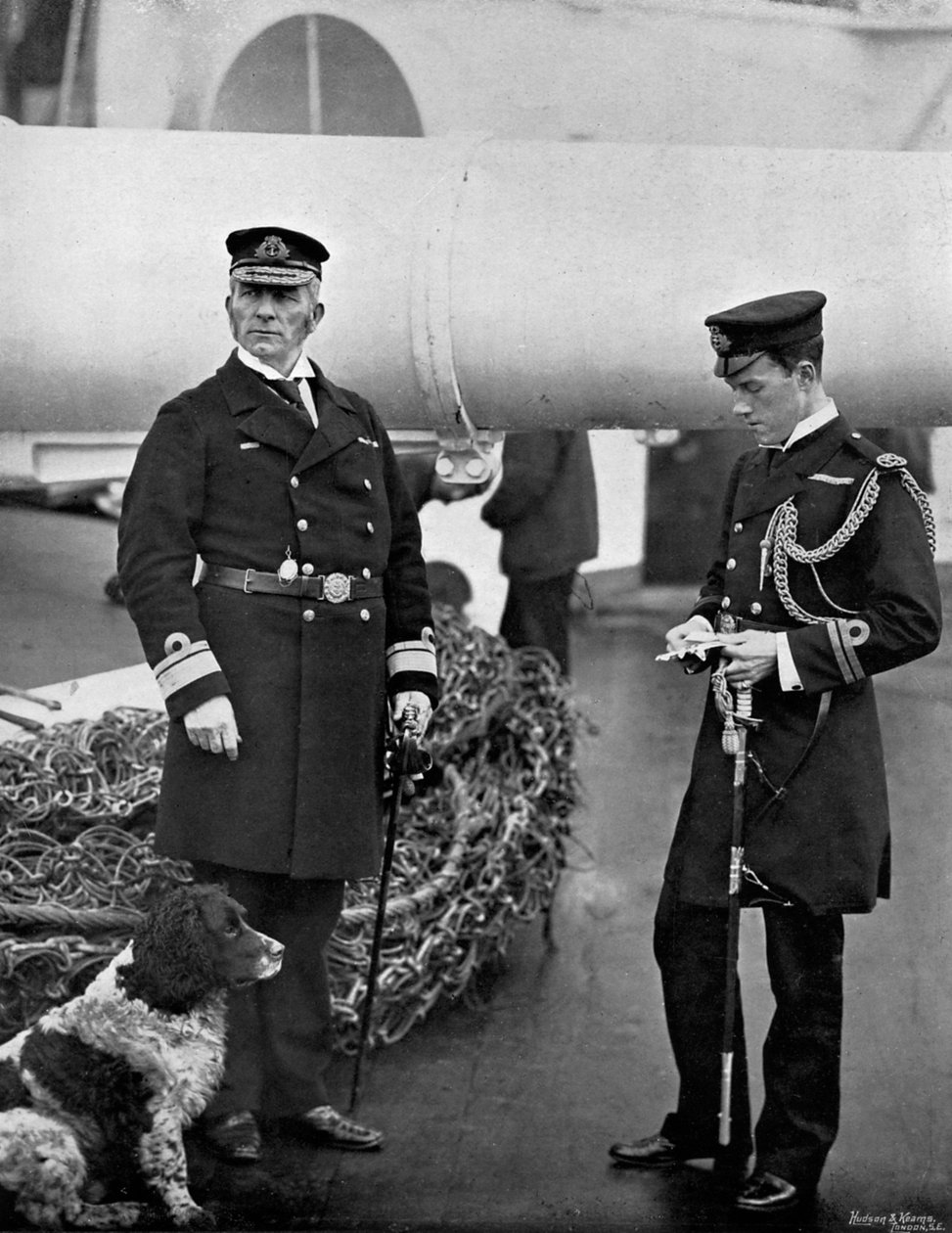 Contra-Almirante Arthur Alington e seu Tenente da Bandeira, William George Elmhirst Ruck-Keene, 1896. de Gregory and Co