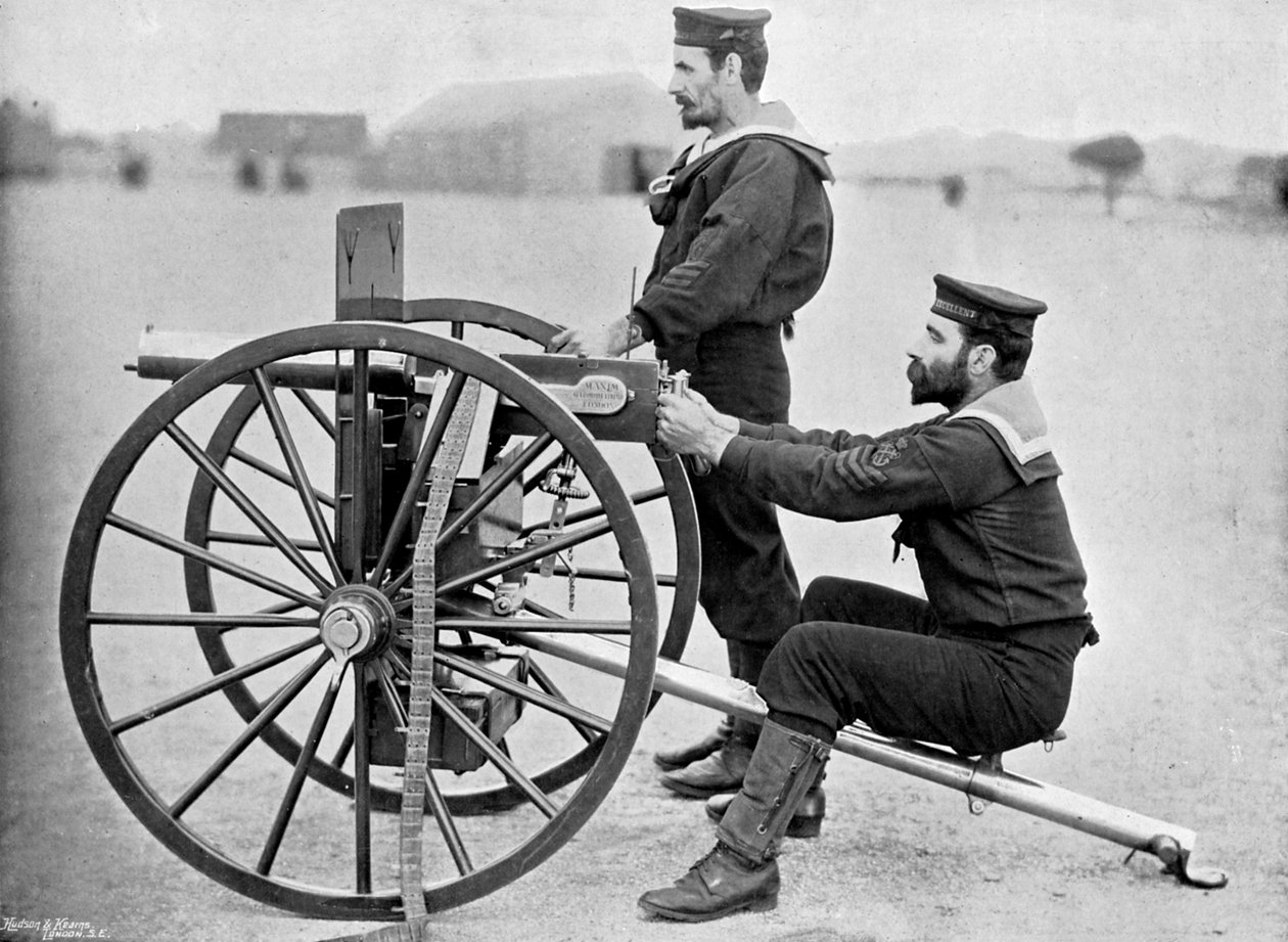 Royal Navy Maxim arma prática na ilha de baleia, Portsmouth, Hampshire, 1896. de Gregory and Co