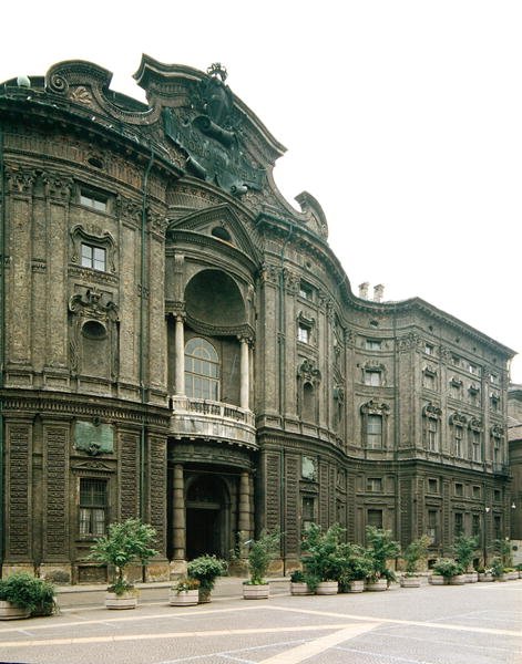 Fachada do Palazzo Carignano (foto) de Guarino Guarini