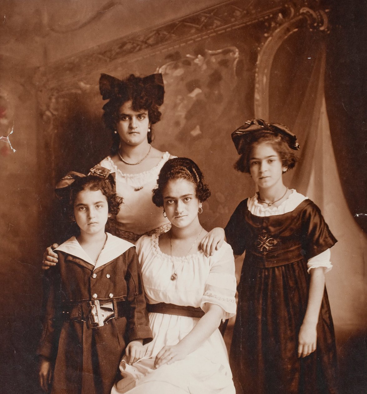 Matilde, Adriana, Frida e Cristina Kahlo de Guillermo Kahlo
