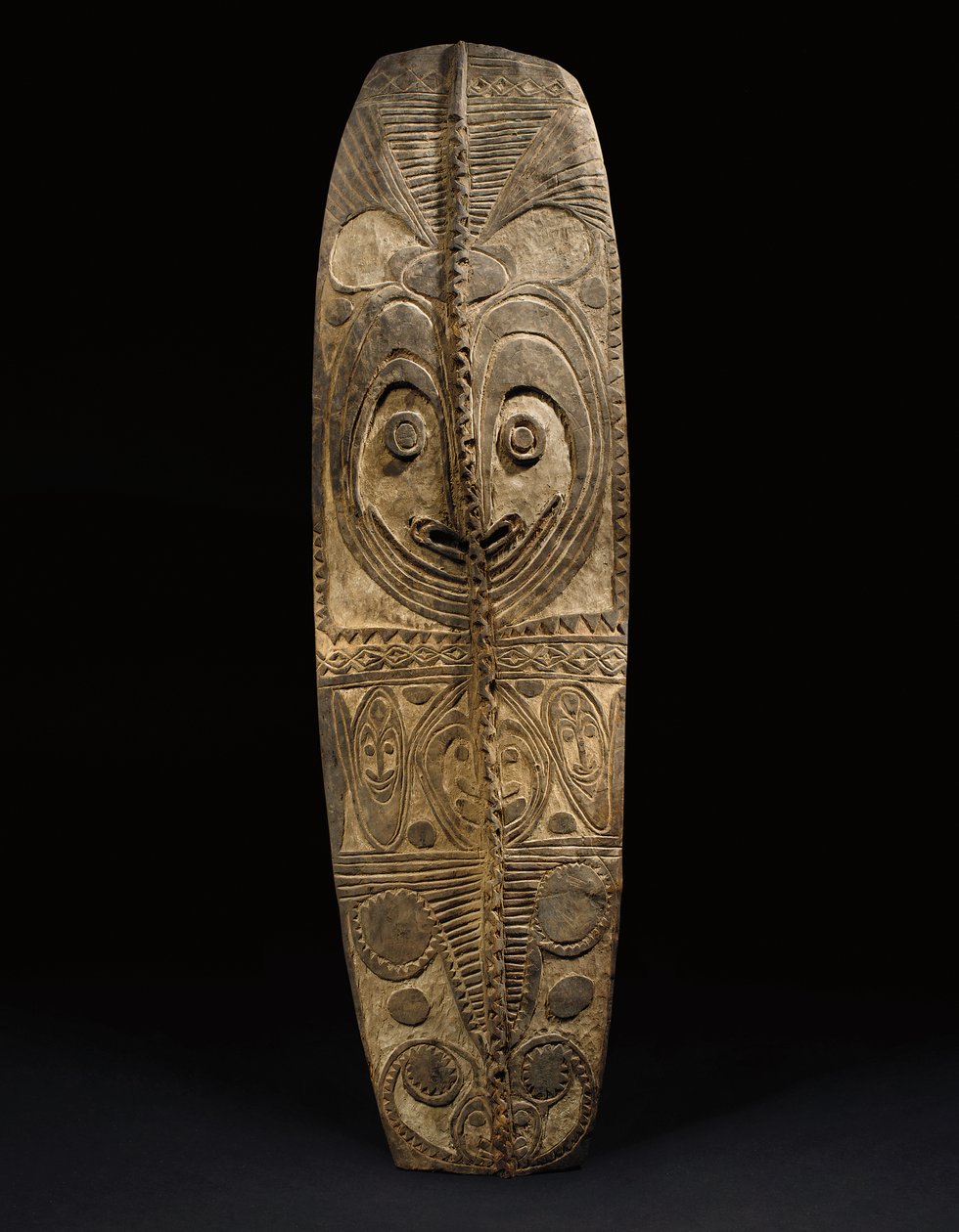 Escudo oval do Sepik Leste, Wogamusin ou Rio April (madeira) de Guinean New