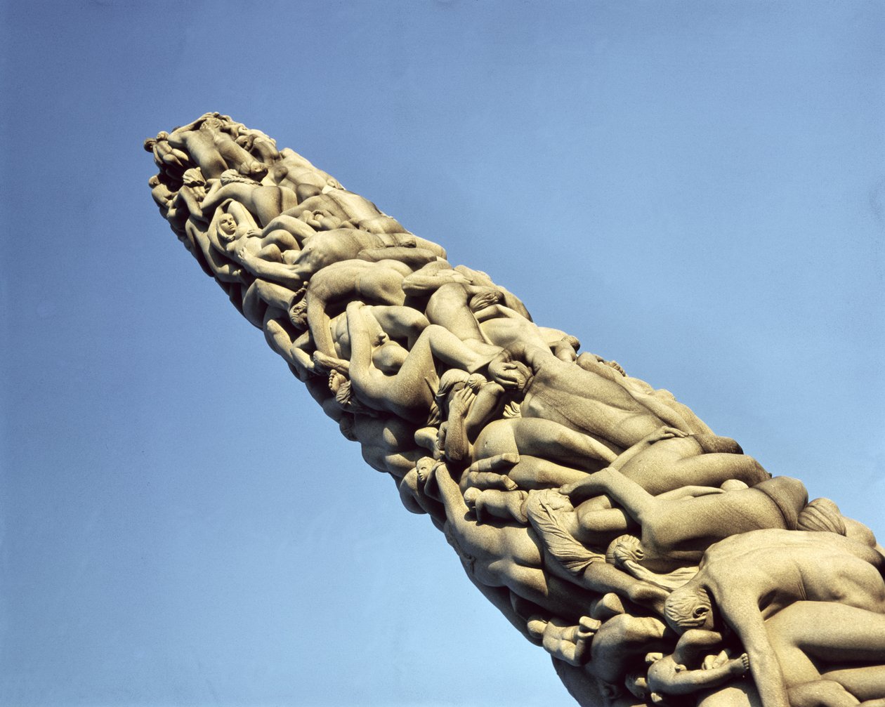 Vista do monólito, construído em 1929-43 de Gustav Vigeland