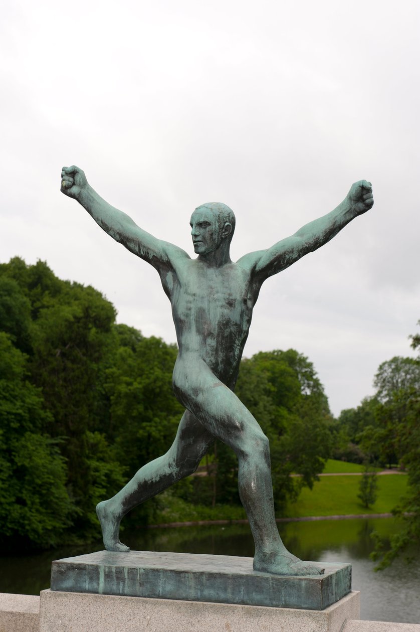 Escultura de homem alegre em Frogner Park, Oslo, Noruega (bronze) de Gustav Vigeland