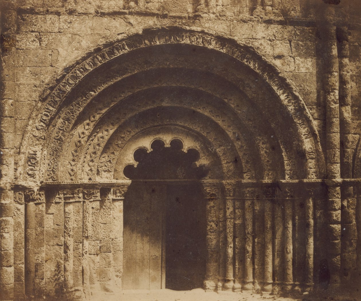 Portal médio de Aubeterre, 1851. de Gustave Le Gray