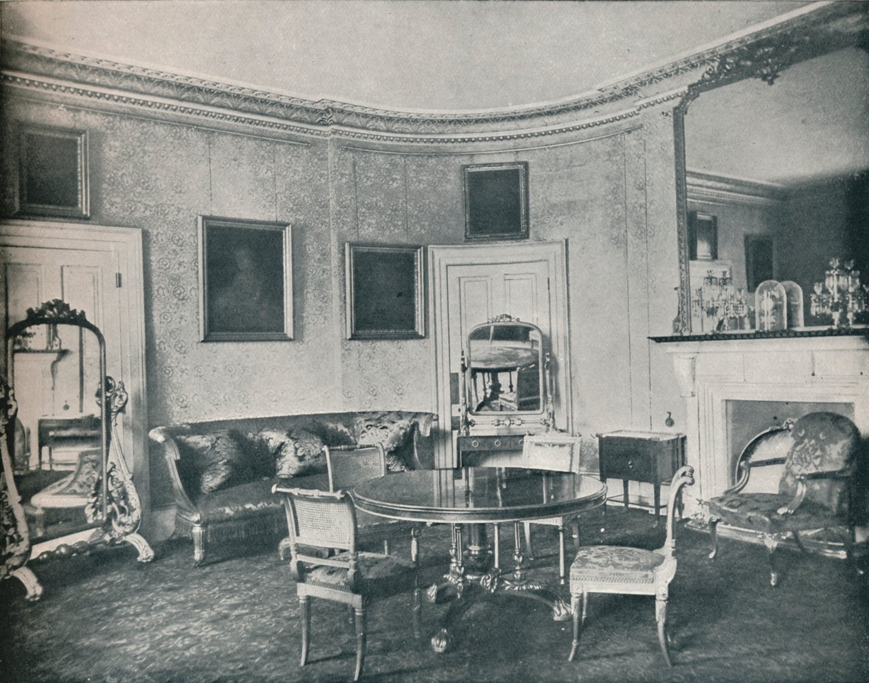 A Câmara de Audiência no Palácio de St. Jamess, c1899, 1901 de HN King