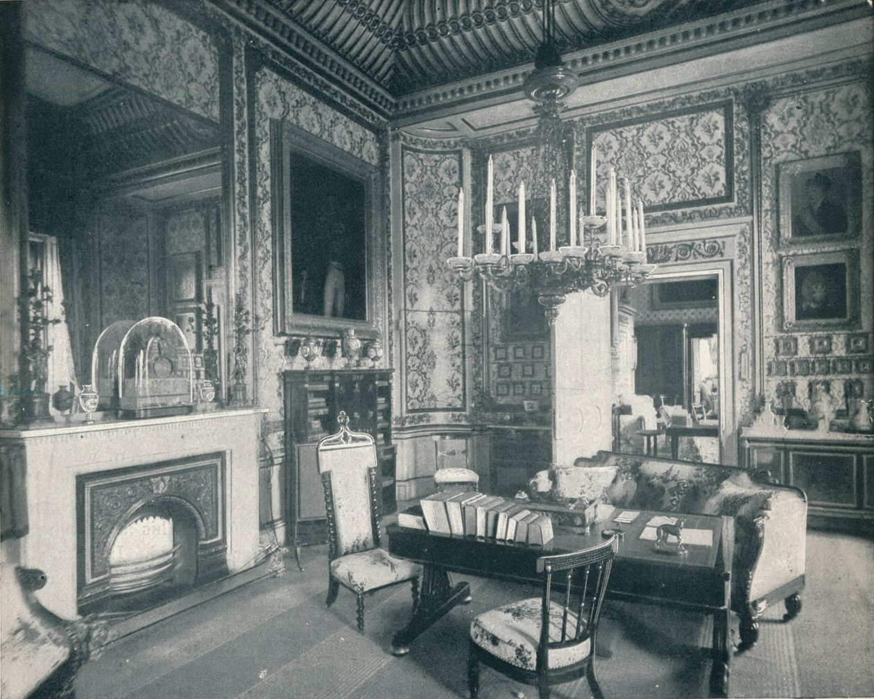 O príncipe consorte a sala de escrita no Palácio de Buckingham, c1899, 1901 de HN King