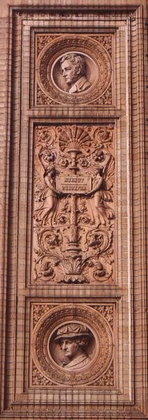 Detalhe da fachada do Hamburger Kunsthalle (foto) de H. v. d. Schirrmacher G. T. and Erbe A. Hude