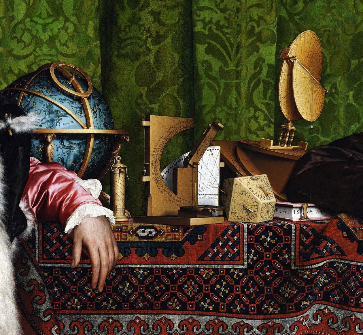 Os Embaixadores (Jean de Dinteville (1504-1555 ou 1557) e Georges de Selve (1506-1541). (Os Embaixadores (Jean de Dinteville e Georges de Selve). Detalhe dos instrumentos astronómicos da prateleira superior: globo celeste, turquetum (ou torquetes) e cad de Hans Holbein der Jüngere