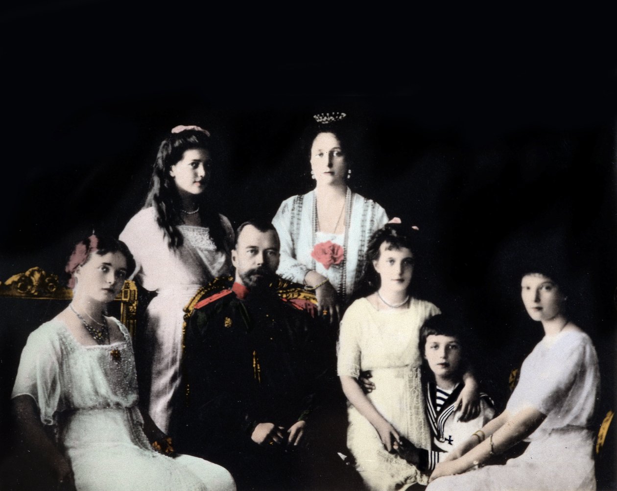 Retrato da família imperial russa. Fotografia por volta de 1910-1915. de Harris & Ewing