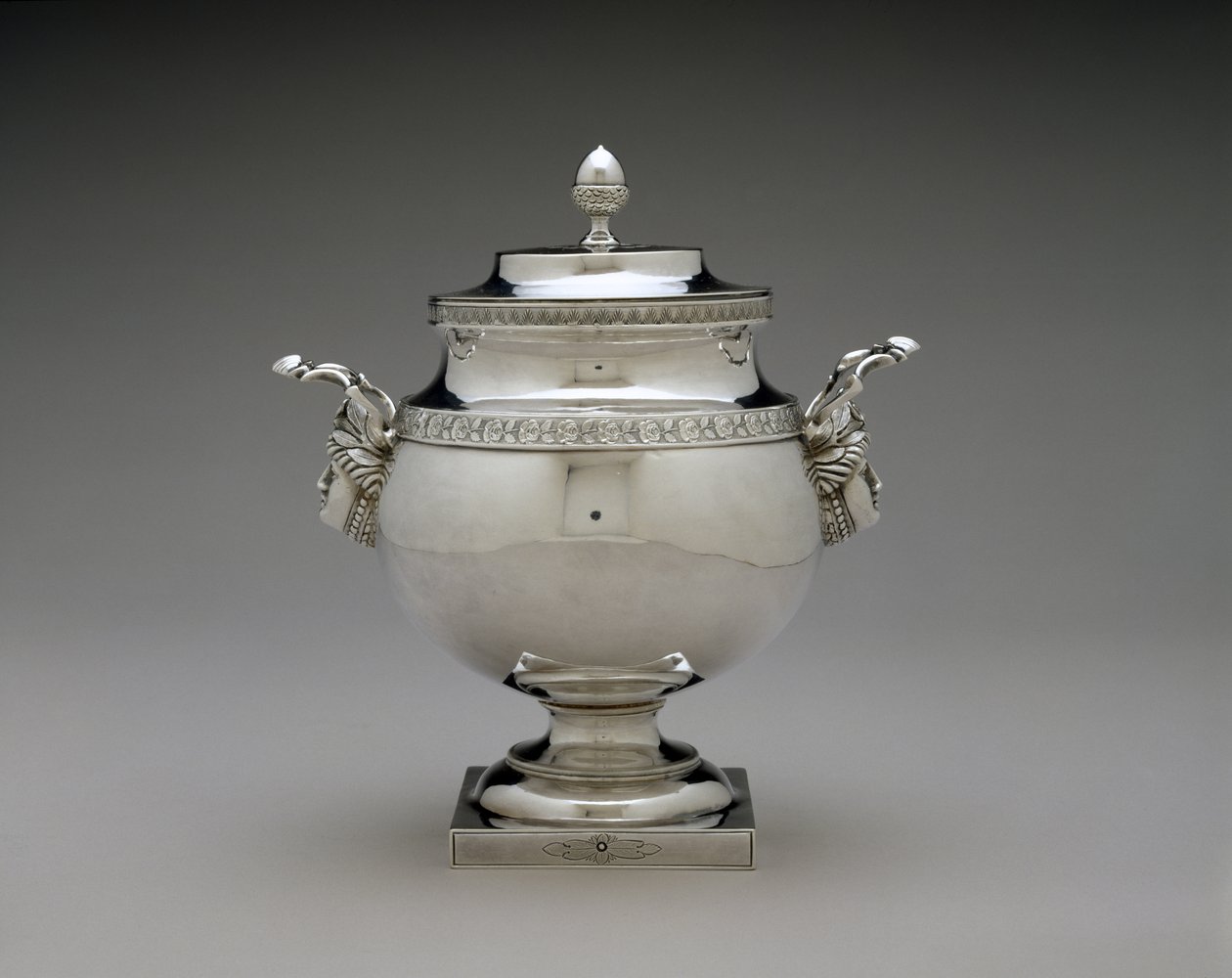 Açucareiro, c. 1810-1835 (prata) de Harvey Lewis