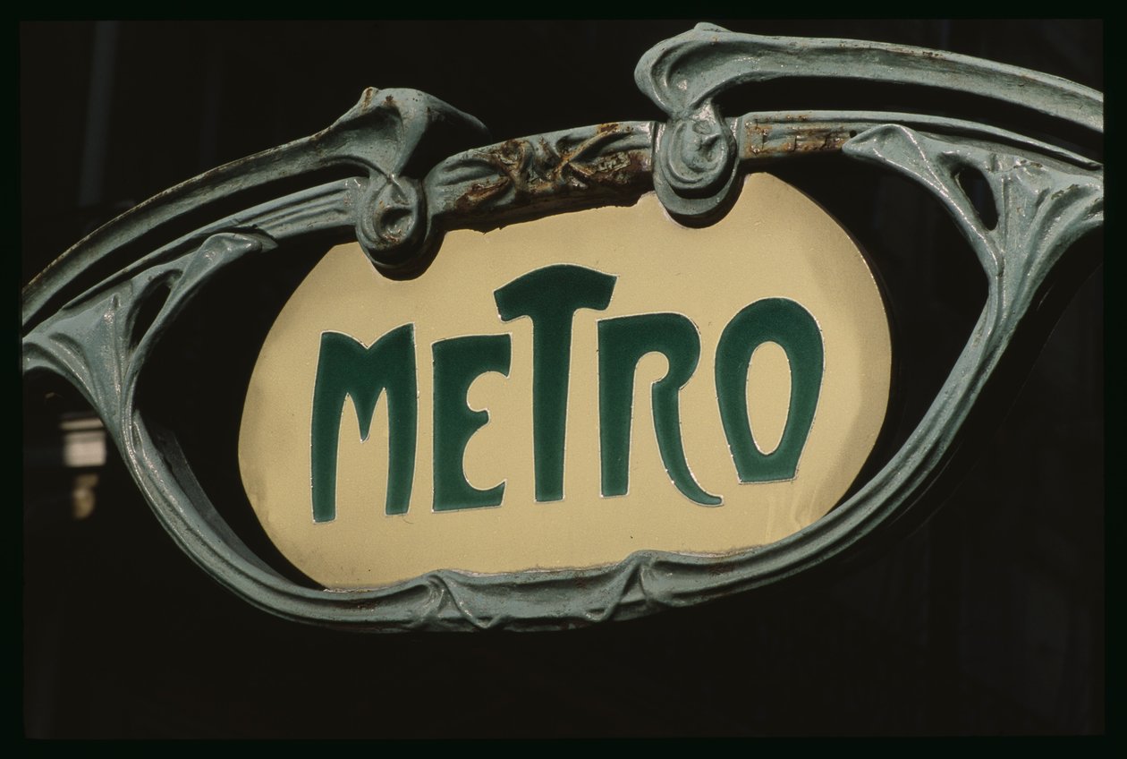 Entrada para uma estação metropolitana (ferro) de Hector Guimard