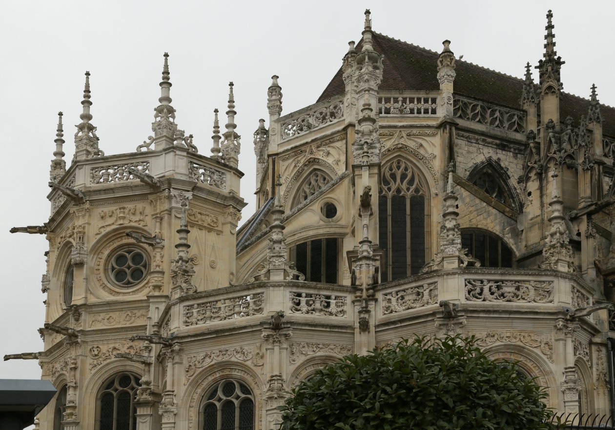Est final da igreja de Hector Sohier