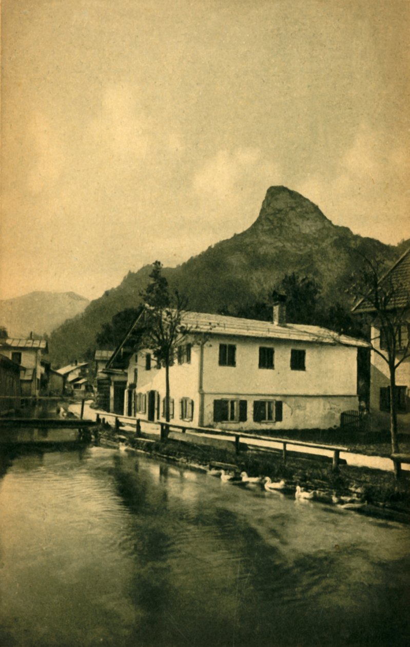 O moinho em Oberammergau, Baviera, Alemanha c1922. de Heinrich Uhlschmid
