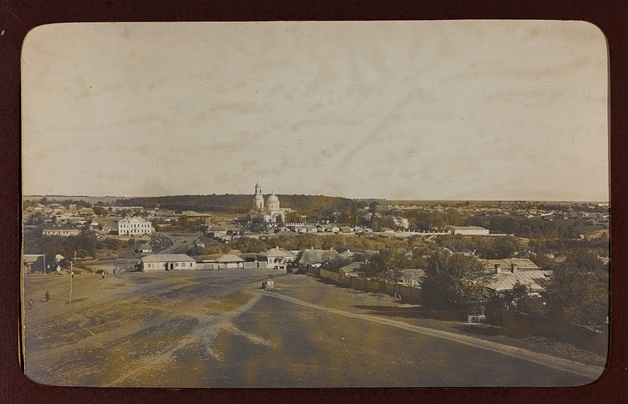 Primeira Guerra Mundial: a "Ucrânia nos anos 1914-1916 durante a invasão do exército alemão". Vista de um Rakitnoe (foto a p/b) de Heldenfriedhof Dsessentniki (attr. to)
