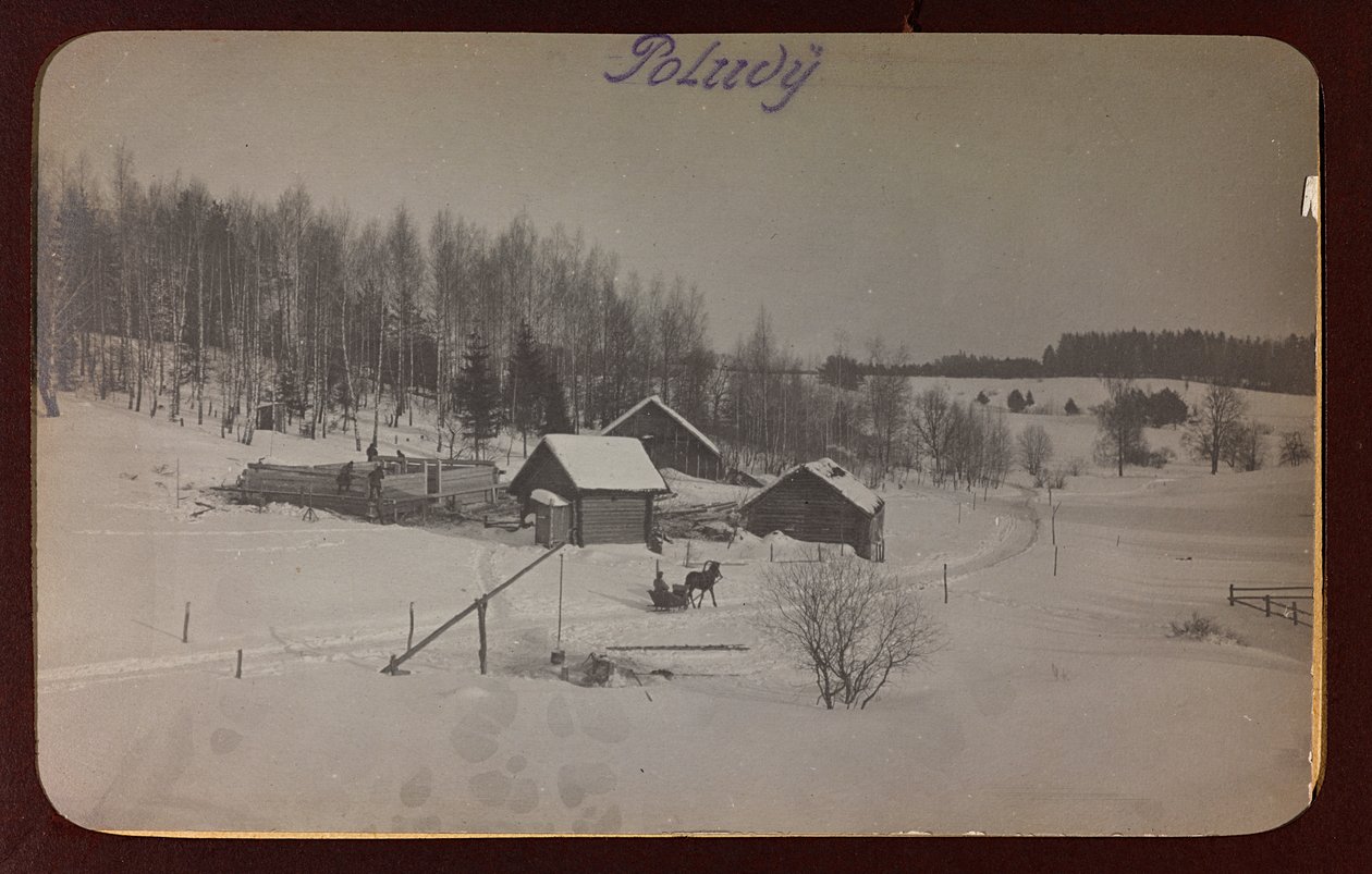 Primeira Guerra Mundial: a "Ucrânia nos anos 1914-1916 durante a invasão do exército alemão". Vista com neve (foto a p/b) de Heldenfriedhof Dsessentniki (attr. to)