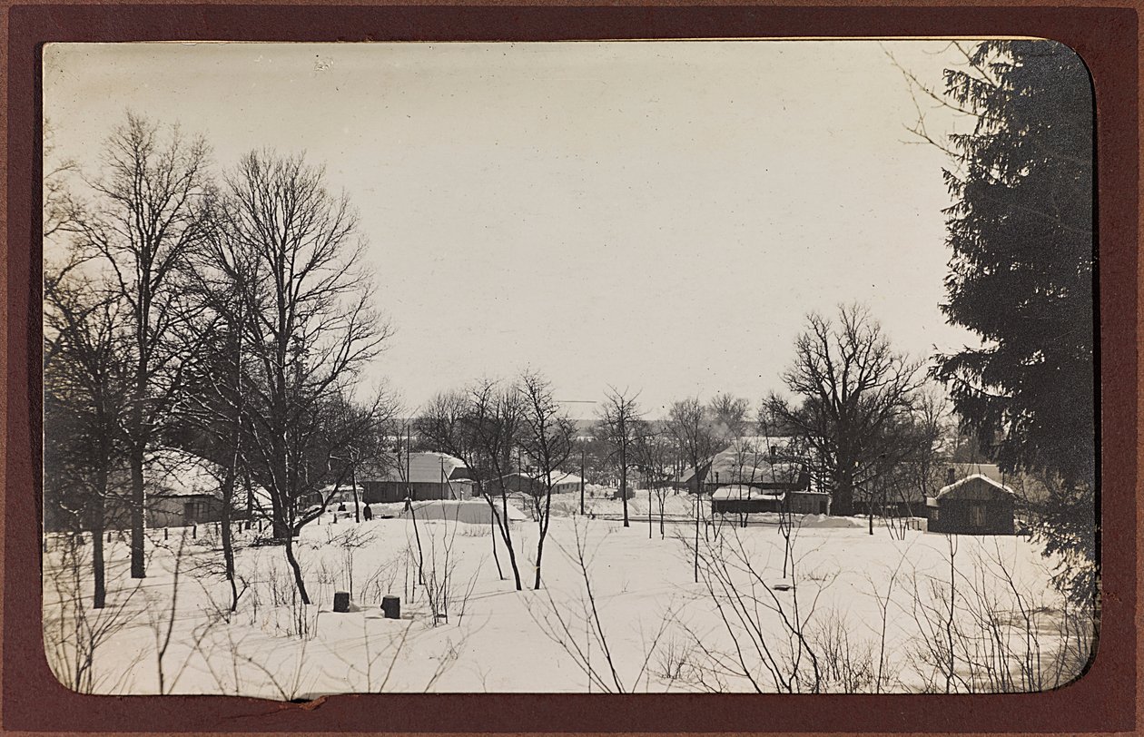Primeira Guerra Mundial: a "Ucrânia nos anos 1914-1916 durante a invasão do exército alemão". Paisagem com neve (foto a p/b) de Heldenfriedhof Dsessentniki (attr. to)