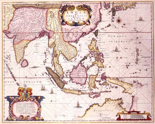 Mapa geral que se estende da Índia ao sul do Japão e ao norte da Austrália, através do arquipélago da Indonésia e das Filipinas, c.1700 (gravura colorida) de Hendrik I Hondius