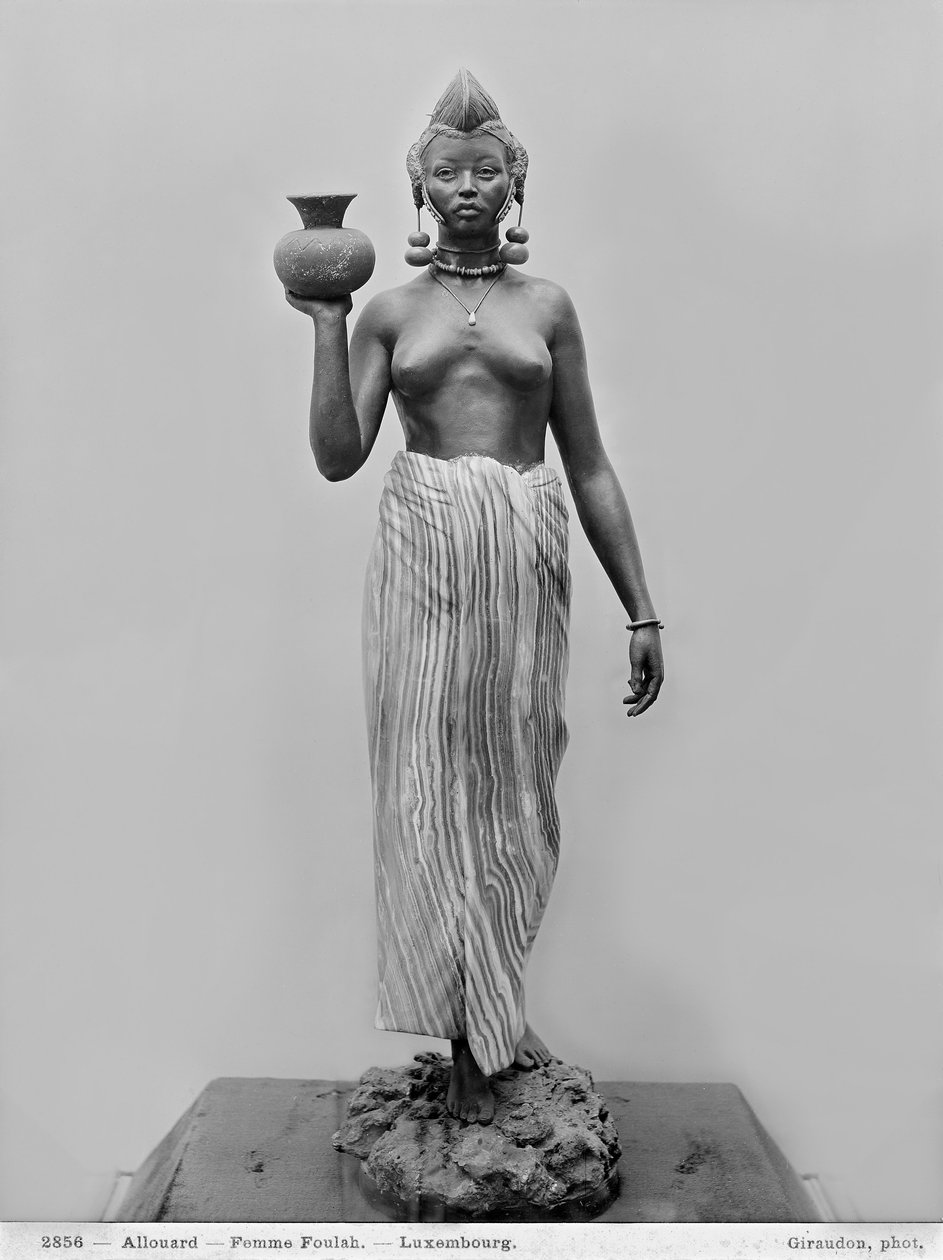 Foulah mulher, 1904 (mármore, bronze e ónix) de Henri Allouard