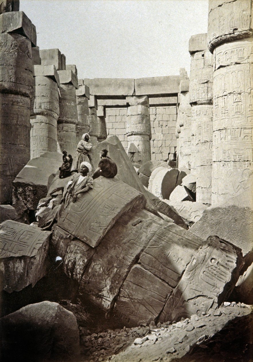 Templo de Karnak, c.1900 (fotografia a preto e branco) de Henri Béchard
