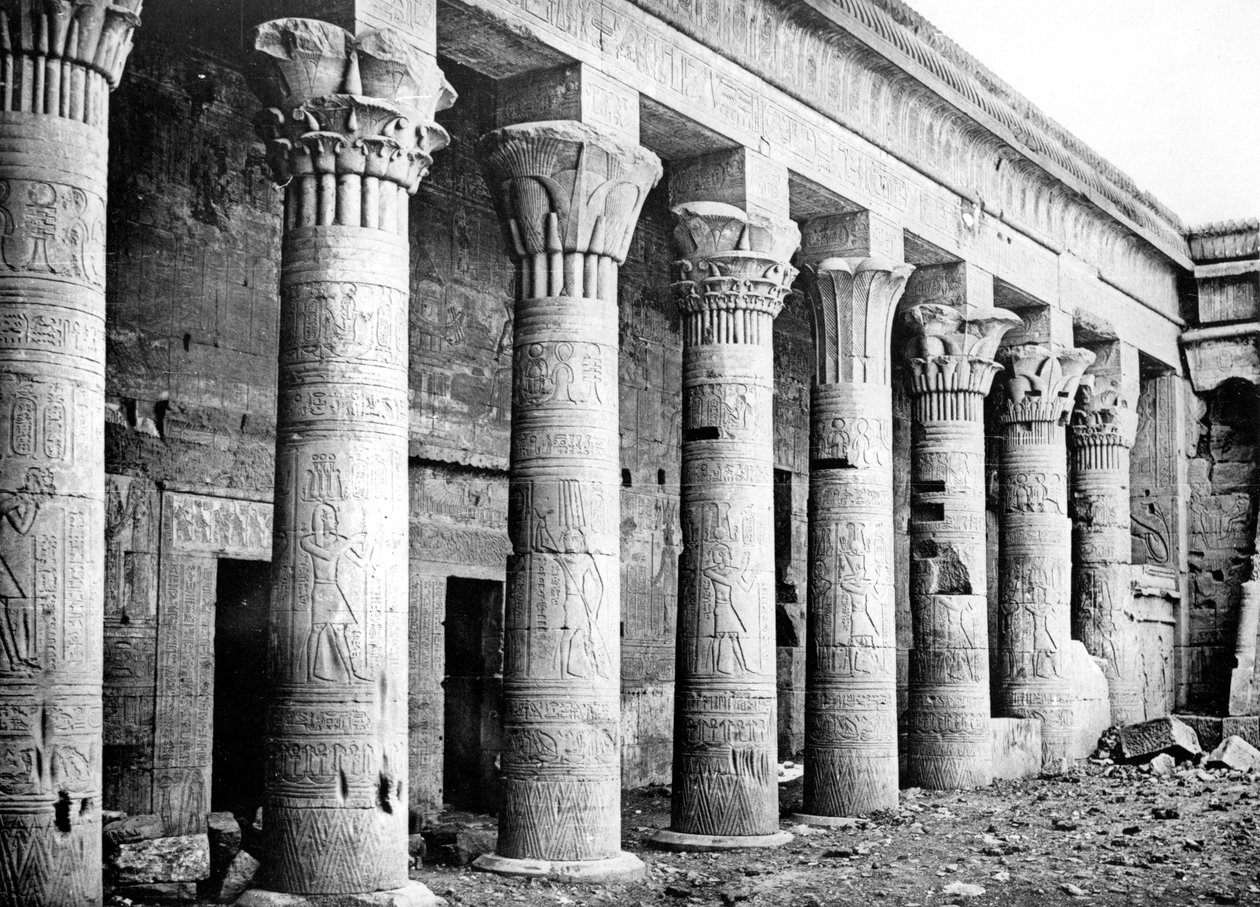 Colunas orientais, Templo de Ísis, Philae, Nubia, Egito, 1887 de Georges Henri Bechard
