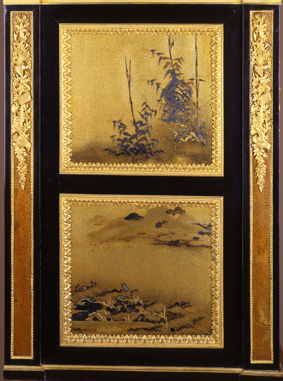 Uma secretaire montada em ormolu no estilo Luís XVI (ormolu e laca) (detalhe de 362838) de Henri Dasson