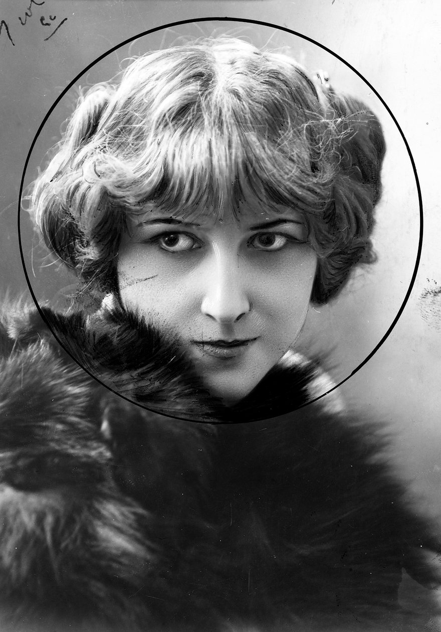 Retrato da atriz Gilda Darthy. de Henri Manuel