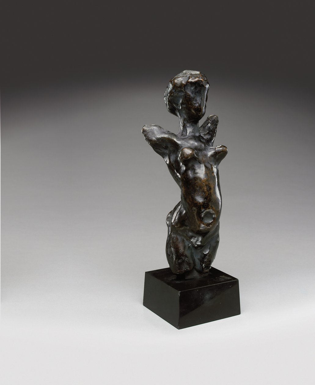 Vida - Torso com Cabeça, concebido em 1906, esta versão fundida por Valsuani em 1951 (bronze com pátina castanha) de Henri Matisse