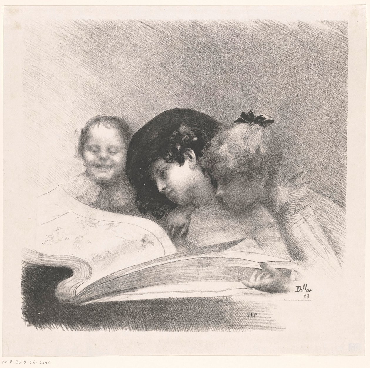 Três meninas olham para um álbum de fotos de Henri Patrice Dillon
