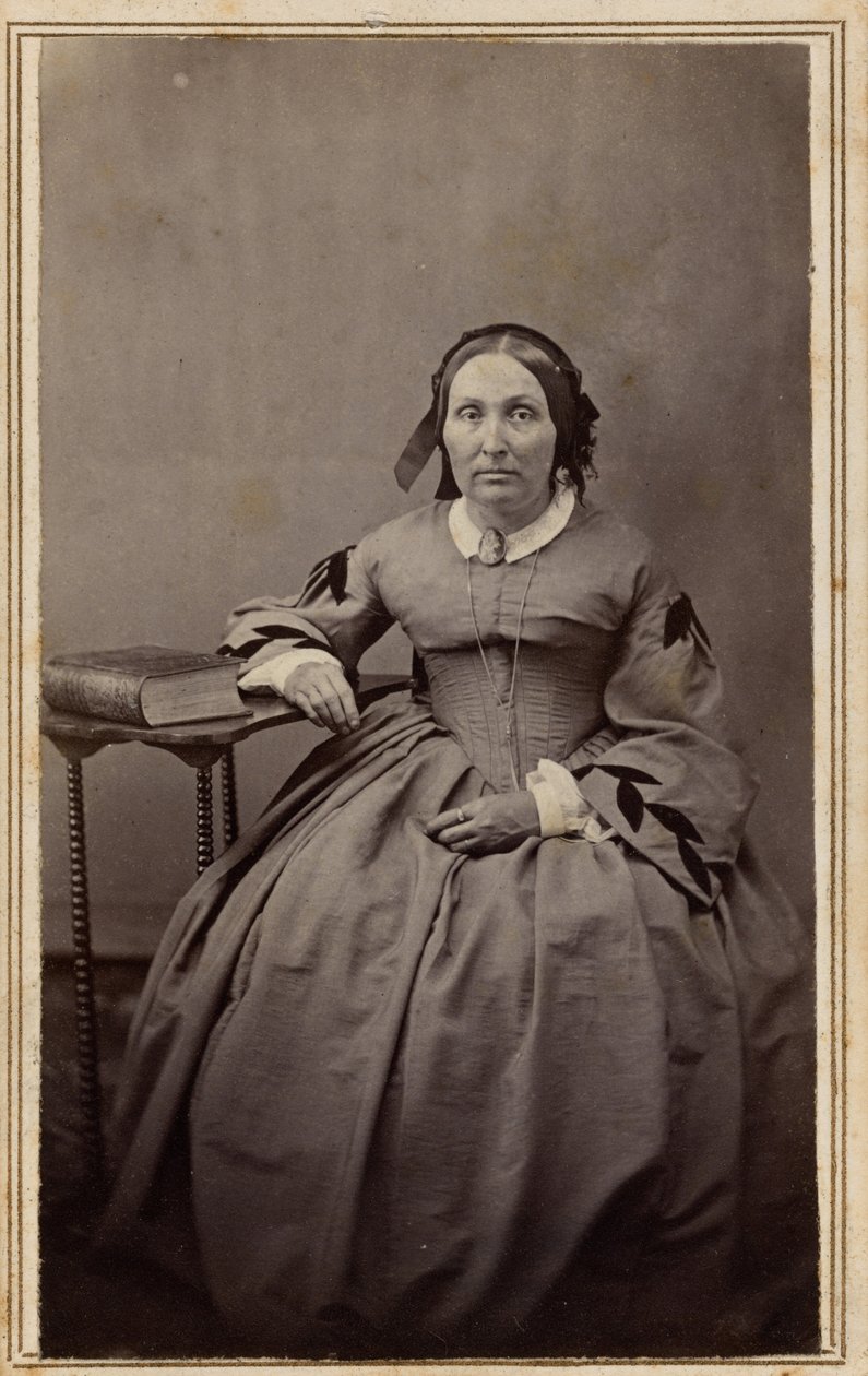 Retrato de uma mulher, década de 1860 (foto) de Henrietta M. Hart