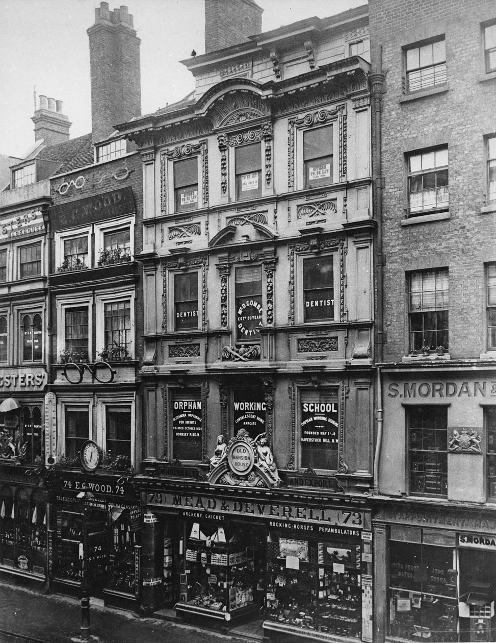 No. 73, Cheapside, c.1883 de Henry Dixon