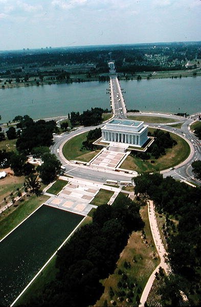Lincoln Memorial, construído entre 1915 e 22 de Henry Bacon
