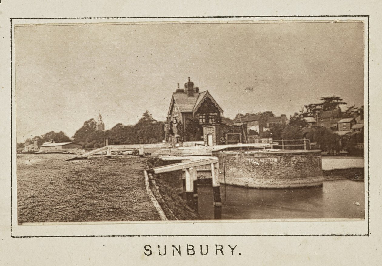 Sunbury de Henry W. Taunt