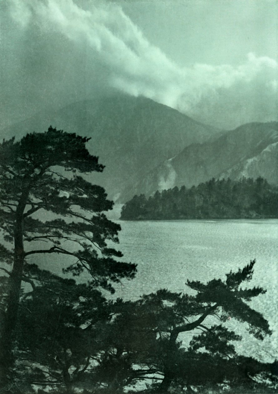 Tempestade que se aproxima no Lago Motosu, 1910. de Herbert Ponting