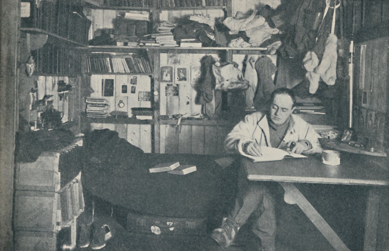 Capitão RF Scott, RN, escrevendo em seu diário, c1911, 1936. de Herbert Ponting