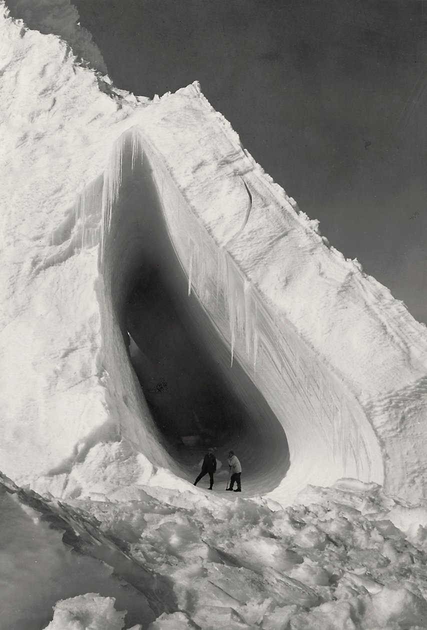 Caverna esculpida no gelo de Herbert Ponting