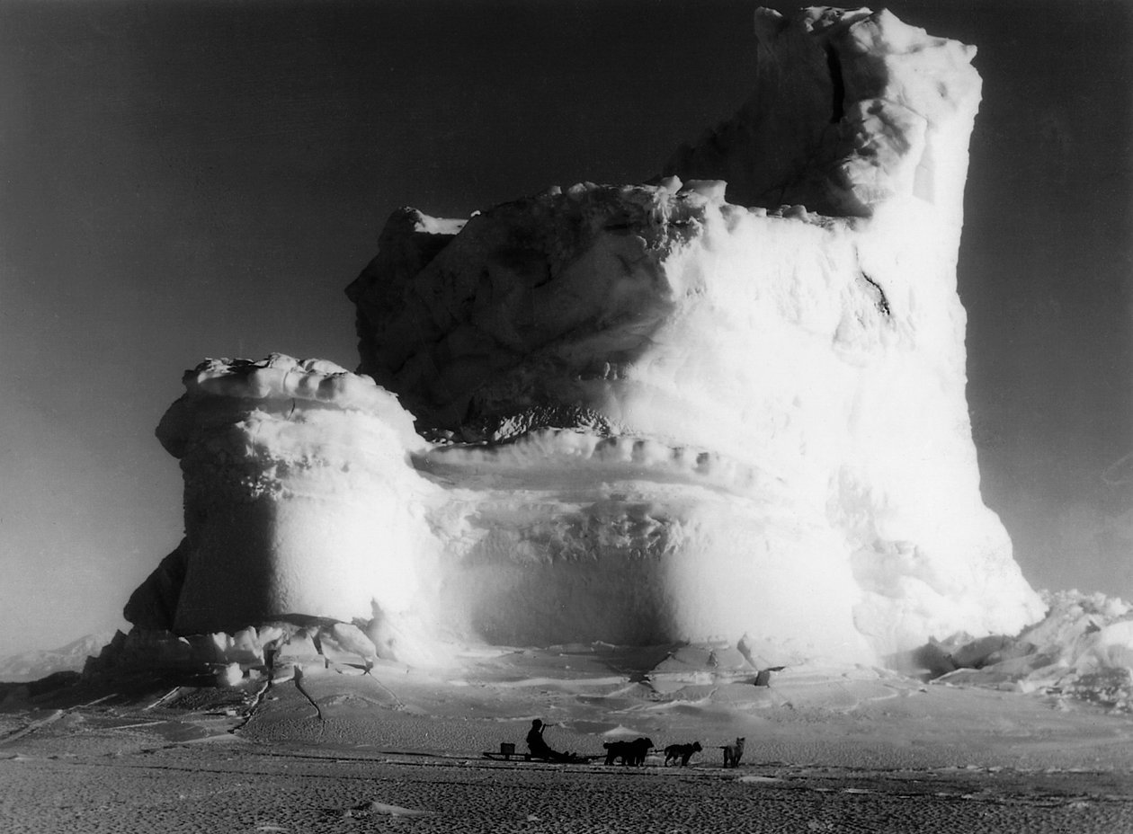 Castelo de gelo, Antártica, c1911 de Herbert Ponting